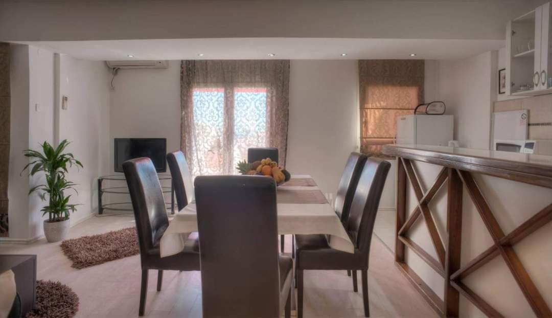 Apartments Aleksandar Petrovac 部屋 写真