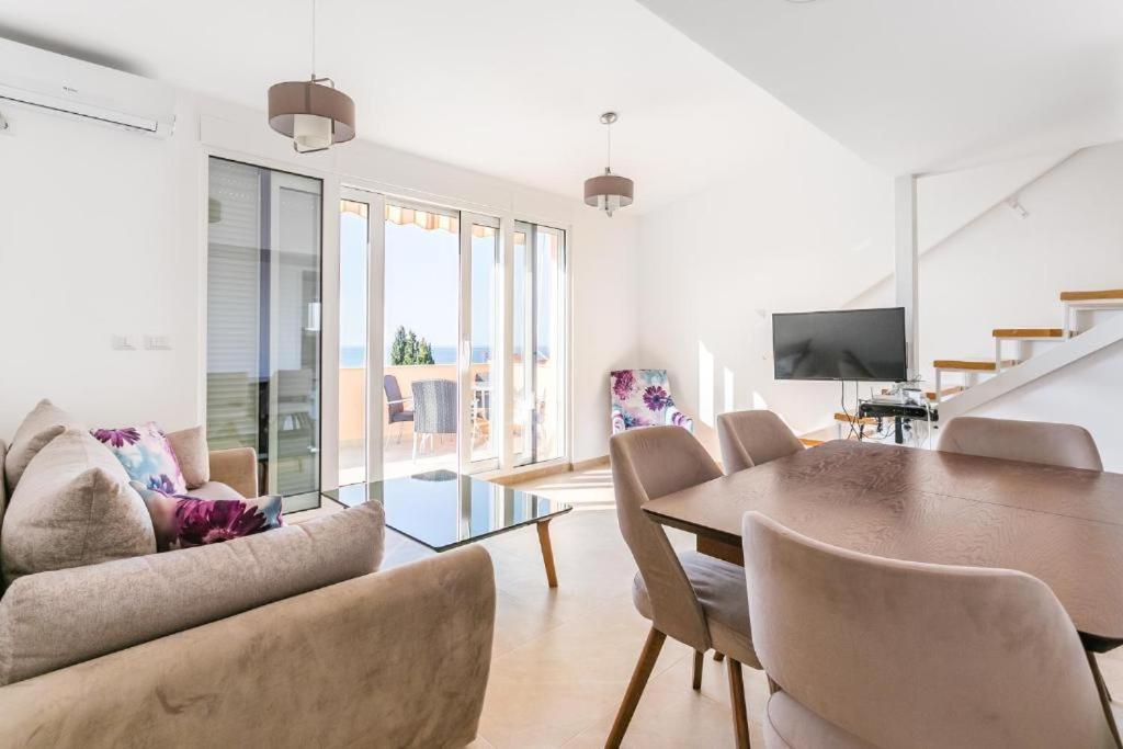 Apartments Aleksandar Petrovac エクステリア 写真