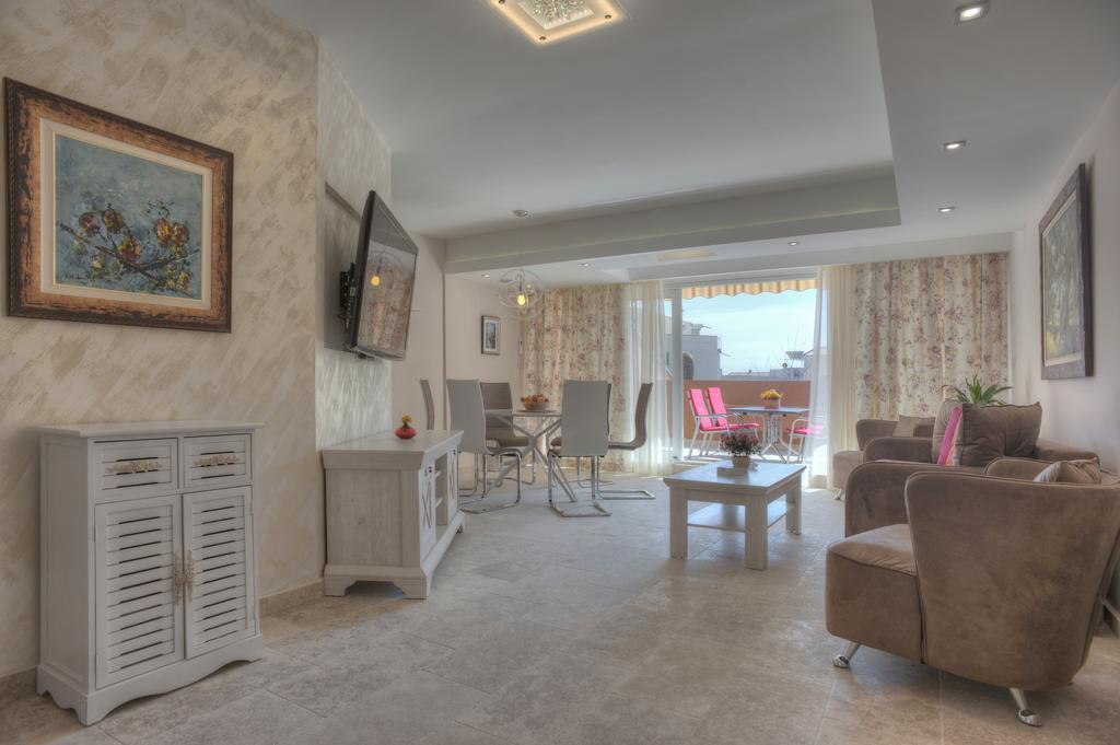 Apartments Aleksandar Petrovac エクステリア 写真